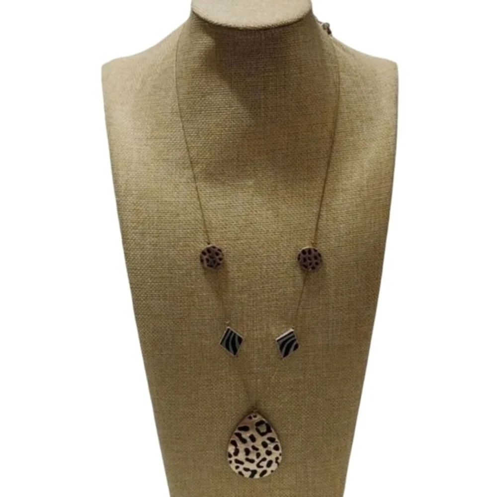 Treska leopard and zebra‎ pendant necklace